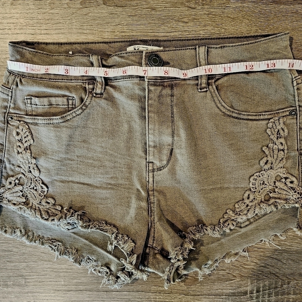 Mudd demin jean shorts green size 9 - Picture 5 of 8